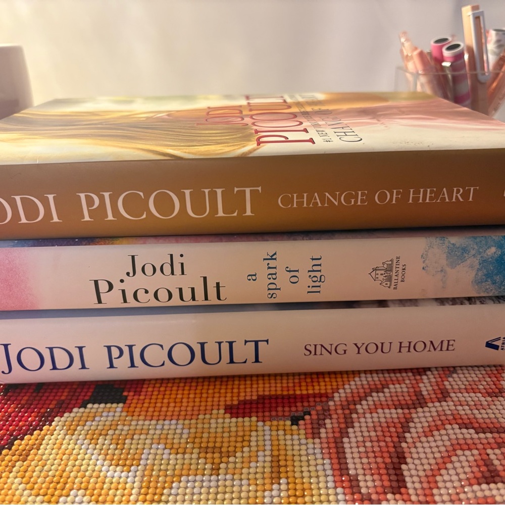 Jodi Picoult Book Set